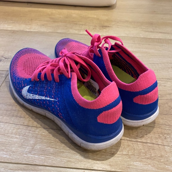 Women’s Nike running shoe - Picture 3 of 3